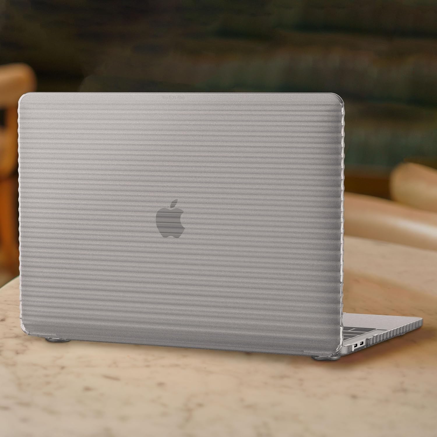Tech21 EvoWave for MacBook Pro 13 (2020-2022)