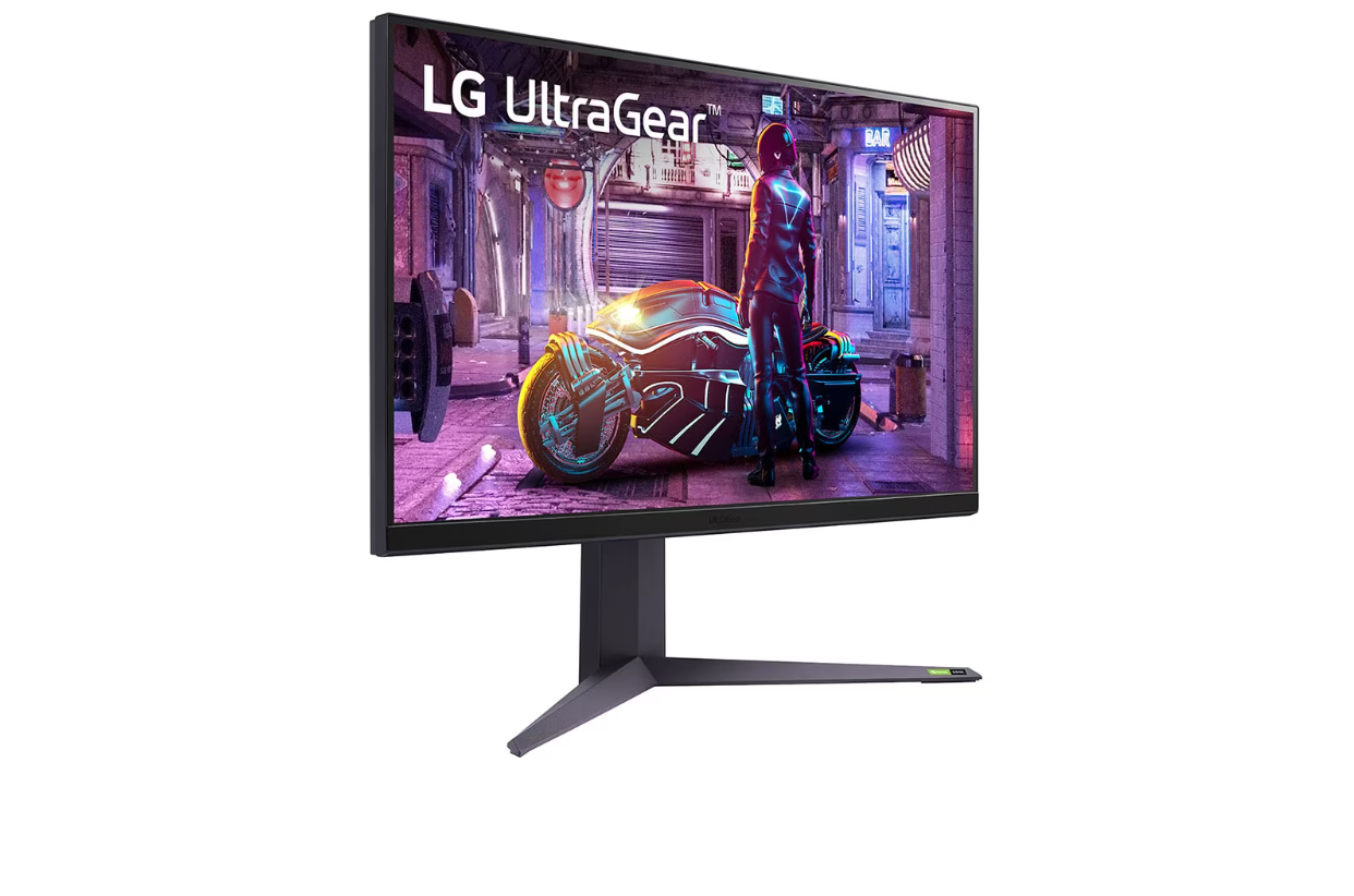 LG 32GQ850-B  32 Inch UltraGear QHD Gaming Monitor with 240Hz (O/C260Hz)
