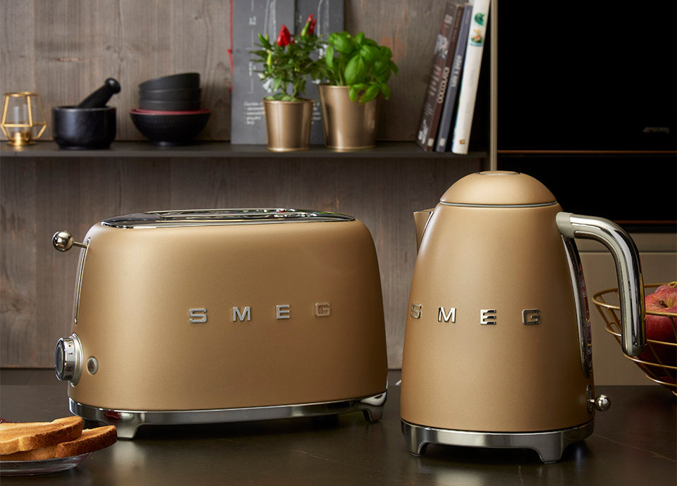 Smeg 50s Style 2 slice toaster - Gold