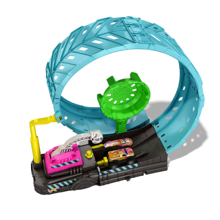 Hot Wheels Monster Glow In the Dark Epic Loop Playset